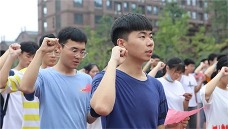 郡园少年出征！高考必胜！