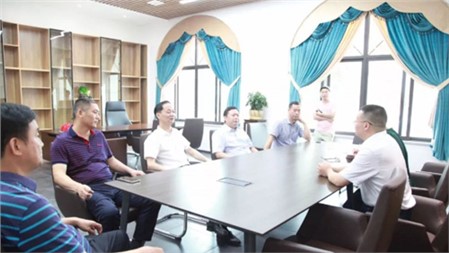 岳阳市委常委、统战部部长熊炜考察长郡教育集团岳阳郡华学校