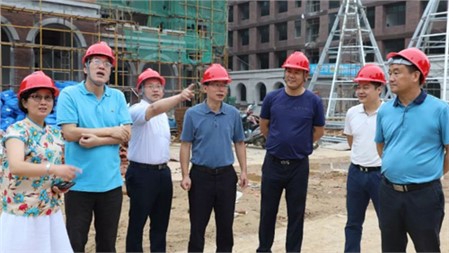 领导关怀 | 市政协副主席、市教育体育局副局长万五龙到郡华学校进行调研