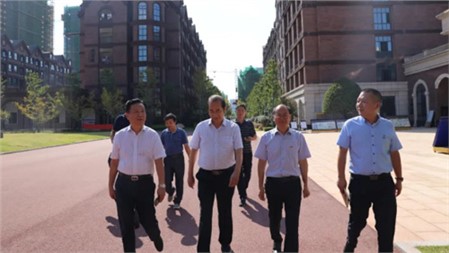 郡园开学季∣市教体局领导一行来校指导工作