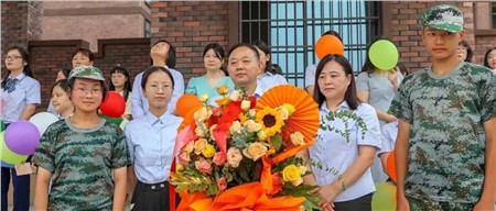 月满中秋 师恩难忘——岳阳市郡华学校双节同庆活动