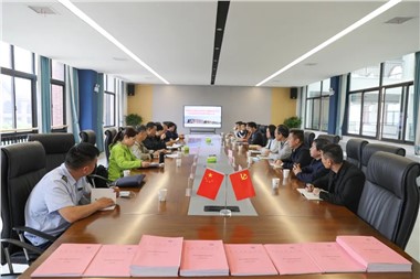 湖南省营养与健康学校评估专家组莅临郡华学校指导工作