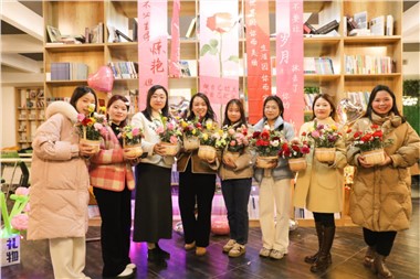 春色郡园 花漾芳华|岳阳市郡华学校举行庆祝“三八”妇女节活动