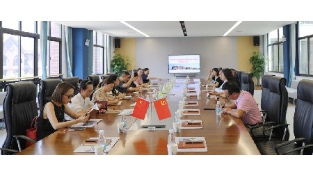 心系港区教育 引领学校发展|城陵矶新港区领导及区妇联组织来郡华考查调研