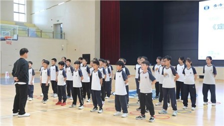 聚力强基谋发展，深耕体教探新途丨岳阳市小学体育课堂教学改革研讨活动在郡华学校顺利举行