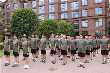 淬炼下的成长丨郡华25级国防班队列训练篇