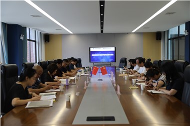 岳阳楼区教研室专家莅临郡华学校开展教学视导工作，助力教学质量新提升！