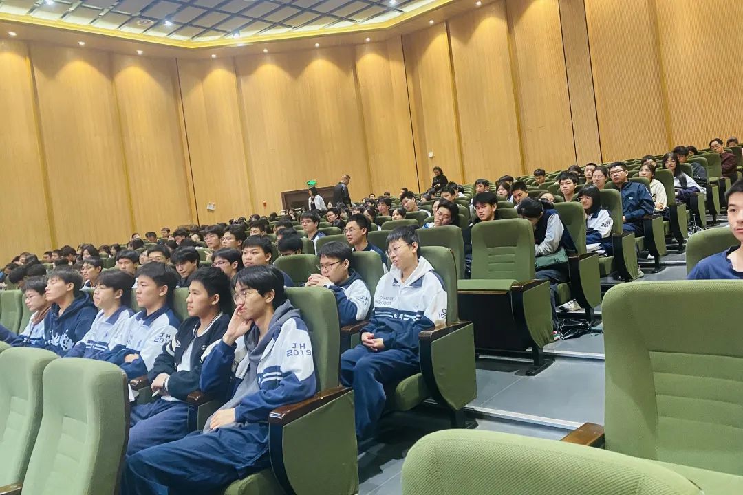 追光而遇，沐光而行|高二年级十月联考表彰大会