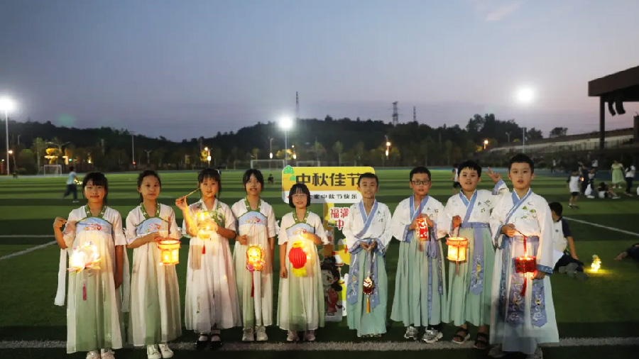 灯耀中秋，月满郡园丨郡华学校小学部共度佳节